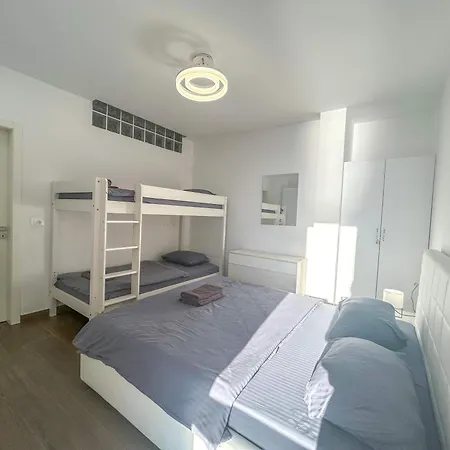 Nicolas 618 Apartment Durres